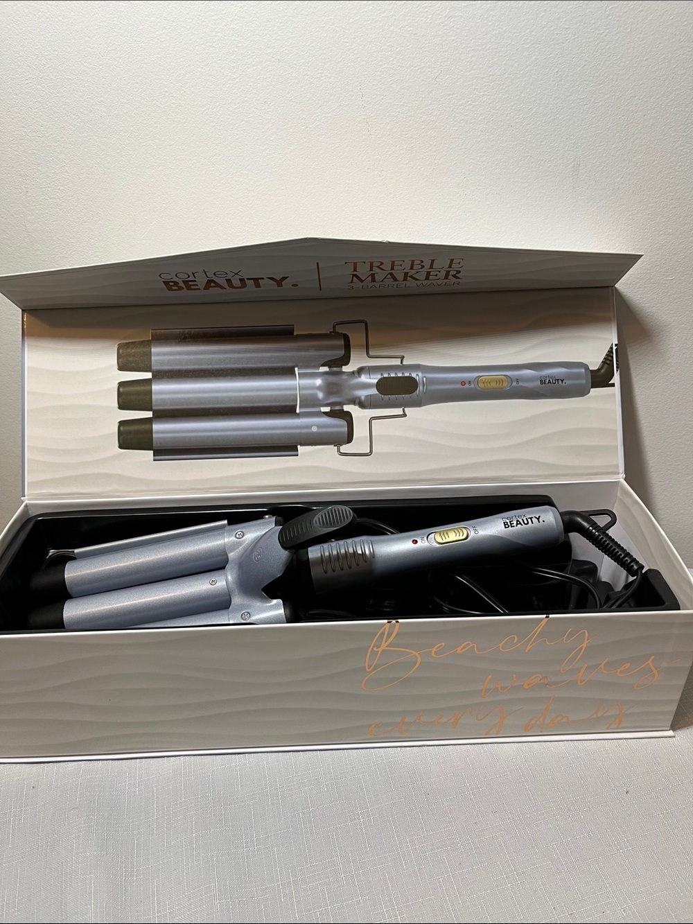 3-Barrel Waver Hair Styler - Silver
Beach waves
Treble Maker 
Like new. In box.